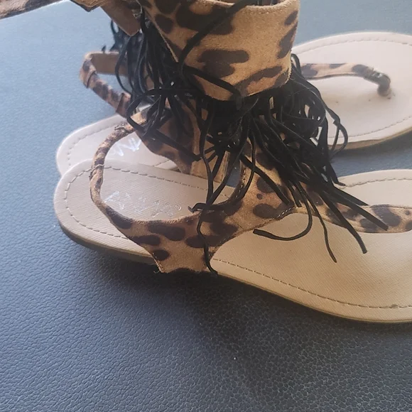 Sandals - Picture 2 of 8